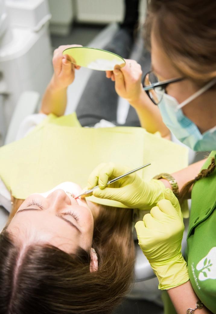 Co zahrnuje profesionální dentální hygiena